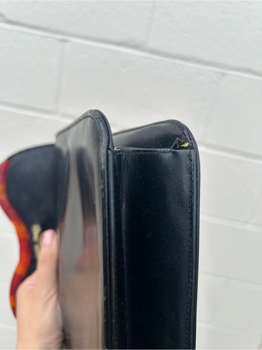 charming vintage black leather handbag Lucite Bakelite handle - Picture 9 of 9